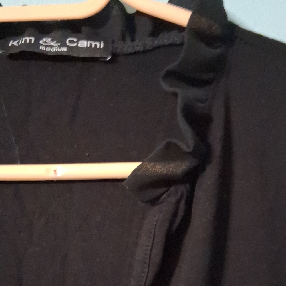 Kim and Cami Blouse Size medium Ruffle V Neck 3/4 Sleeve Popover Black Minimalis